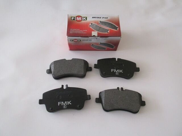 MERCEDES C CLASS- W203- 00/07; ÖN FREN BALATASI (KABLOSUZ)(DİSK)(131X69,8X18,7/131X62X18,7)(FMK) A0034202520