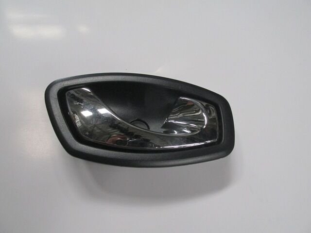 RENAULT MEGANE- 3- HB- 14/15; ÖN KAPI İÇ AÇMA KOLU SAĞ NİKELAJLI 826720001R