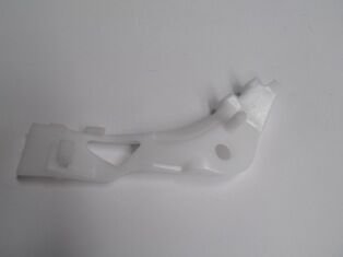 MAZDA 6- SD- 03/06; ÖN TAMPON BAĞLANTI BRAKETİ SOL PLASTİK (TW) GJ6A-50-E12C