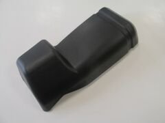MITSUBISHI L300- MİNİBÜS- 88/09; ARKA TAMPON UCU SAĞ (PLASTİK) (REFLEKTÖR DELİKSİZ) (EURO BODY) MB701738