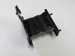 NISSAN QASHQAI- J11- 14/16; ÖN TAMPON İÇ DEMİRİ BAĞLANTI BRAKETİ SAĞ F2214-4EAMA