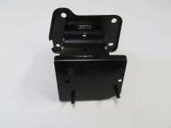 NISSAN QASHQAI- J11- 14/16; ÖN TAMPON İÇ DEMİRİ BAĞLANTI BRAKETİ SOL F2215-4EAMA