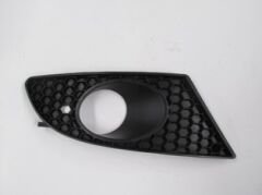 SEAT LEON- 05/09; SİS LAMBA KAPAĞI SAĞ SİYAH (SİS DELİKLİ) (TYG) 1P0853666A9B9