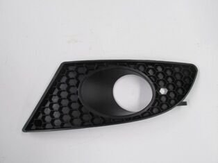 SEAT LEON- 05/09; SİS LAMBA KAPAĞI SOL SİYAH (SİS DELİKLİ) (TYG) 1P0853665A9B9