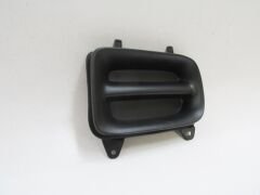 MAZDA 323- FAMILIA- 95/97; SİS LAMBA KAPAĞI SAĞ SİS DELİKSİZ (TYG) -