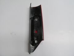 RENAULT KANGOO- 3- 08/13; STOP LAMBASI SOL KIRMIZI/BEYAZ (YUKARIYA AÇILAN TİP) (MARS) 8200419941