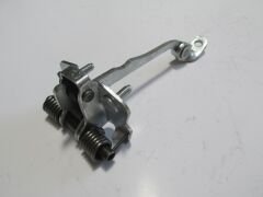 RENAULT R21- CONCORDE/MANAGER- 89/96; ARKA KAPI DURDURUCUSU SAĞ/SOL AYNI (ADET) (KAPI GERGİSİ) 7702253350