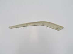 PEUGEOT 208- 16/20; SİS LAMBA KAPAĞI ÜST ÇITASI SOL BEYAZ 1613502880