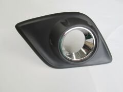 TOYOTA HILUX- PICK UP- 15/19; SİS LAMBA KAPAĞI SAĞ SİS DELİKLİ (SİS YUVASI NİKELAJLI) (CASP) 52127-0K170