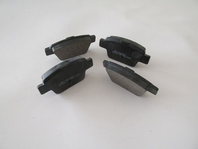 FIAT LINEA- 12/17; ARKA FREN BALATASI 1,4 (KABLOSUZ)(DİSK)(95X43X15.5)(BRAMAX) 77363518