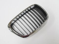 BMW 5 SERI- E39- 01/03; ÖN PANJUR SAĞ NİKELAJLI/SİYAH (TW) 51137005838