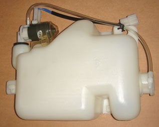 ISUZU NPR- ŞAMPİYON- 97/06; CAM SU BİDONU/DEPOSU 24 VOLT (ÇİFT TEKER) (TW) 8-94151-071