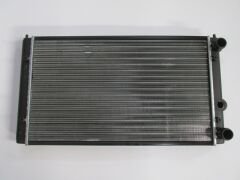 VOLKSWAGEN GOLF- 3- 92/98; SU RADYATÖRÜ (TEK FANLI TİP) (525X300) (KLİMASIZ) 6N0121253