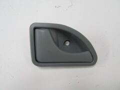 RENAULT TWINGO- 93/98; ÖN KAPI İÇ AÇMA KOLU SOL GRİ PÜTÜRLÜ 8200259376