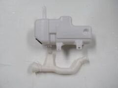 NISSAN SKYSTAR- PICK UP- ND22- 03/12; ÖN CAM SU BİDONU MOTORLU 12 VOLT (BORUSU İLE BİRLİKTE) (CASP) 28910-2S40B