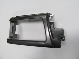 MAZDA B2500- PICK UP- 97/00; FAR ÇERÇEVESİ SAĞ SİYAH (FPI) U010-50-740