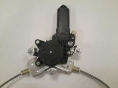 HYUNDAI SONATA- 03/05; ÖN CAM KRİKOSU SAĞ ELEKTRİKLİ/MOTORLU (HUSHAN) 82404-38011