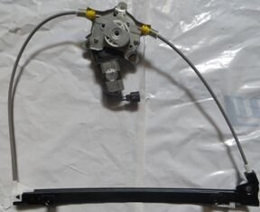 RENAULT CLIO- 2- SD- 98/01; ÖN CAM KRİKOSU SAĞ ELEKTRİKLİ/MOTORLU (HUSHAN) 7700842246