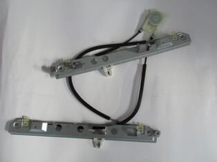 RENAULT MEGANE- 2- 03/06; ÖN CAM KRİKOSU SOL ELEKTRİKLİ/MOTORSUZ (2KAPI) (HUSHAN) 8200325138