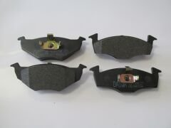 SEAT IBIZA- 93/96; ÖN FREN BALATASI (DİSK) (141,6X50X16,48/141,6X47,4X16,48) (BRAMAX) 1H0615106E