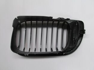 BMW 3 SERI- E46- SD- 02/05; ÖN PANJUR SAĞ SİYAH (BFN) 51137042961