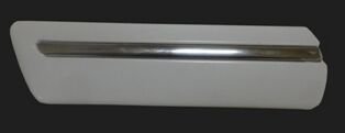 MERCEDES E CLASS- W210- 00/02; ÖN ÇAMURLUK BANDI SOL BEYAZ (NİKELAJ KAPLAMALI) NİK/BEYAZ (TYG) 2106900182