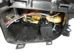 AUDI A6- 05/09; FAR LAMBASI SOL ELEKTRİKLİ/MOTORSUZ/MERCEKSİZ (H7/H1) (FAMELLA) 4F0941003A