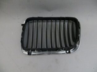 BMW 3 SERI- E36- SD/COUPE- 94/98; ÖN PANJUR SAĞ SİYAH/NİKELAJ ÇERÇEVELİ (TYG) 51138195152