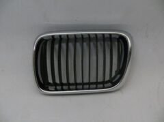 BMW 3 SERI- E36- SD/COUPE- 94/98; ÖN PANJUR SOL SİYAH/NİKELAJ ÇERÇEVELİ (TYG) 51138195151