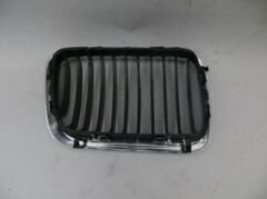 BMW 3 SERI- E36- SD/COUPE- 94/98; ÖN PANJUR SOL SİYAH/NİKELAJ ÇERÇEVELİ (TYG) 51138195151