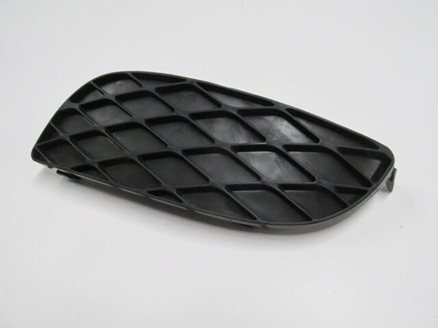 TOYOTA YARIS- 02/06; SİS LAMBA KAPAĞI SOL (SİS DELİKSİZ) (DAMLA GÖZLÜ)(EUROBUMP) 52128-52010