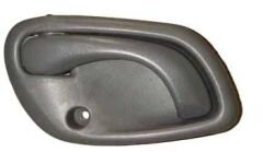 SUZUKI GRAND VITARA- 98/02; ÖN KAPI İÇ AÇMA KOLU SOL GRİ (TYG) 83102-77A10-T01