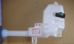 MAZDA 323- FAMILIA- 99/02; ÖN CAM SU BİDONU/DEPOSU TEK MOTORLU (4KAPI) (TW) B25D-67-480C