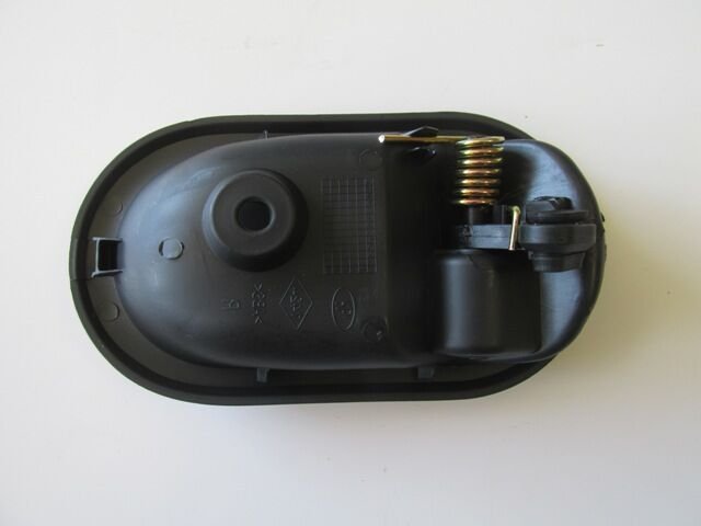 RENAULT KANGOO- 3- 08/13; ÖN KAPI İÇ AÇMA KOLU SOL SİYAH (ELCEĞİ NİKELAJLI) 826730336R