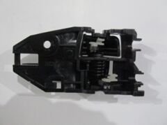 MITSUBISHI LANCER- 04/08; ÖN KAPI İÇ AÇMA KOLU SOL SİYAH (PÜTÜRLÜ TİP) (HUSHAN) MR627180