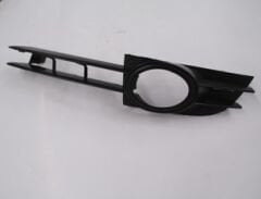 AUDI A6- 05/09; SİS LAMBA KAPAĞI SOL SİYAH SİS DELİKLİ (DİZEL)(TÜV)(TYG) 4F080768101C