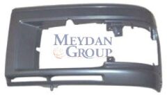 NISSAN URVAN- MİNİBÜS- E24- 98/99; FAR ÇERÇEVESİ SOL SİYAH 62411-01N01