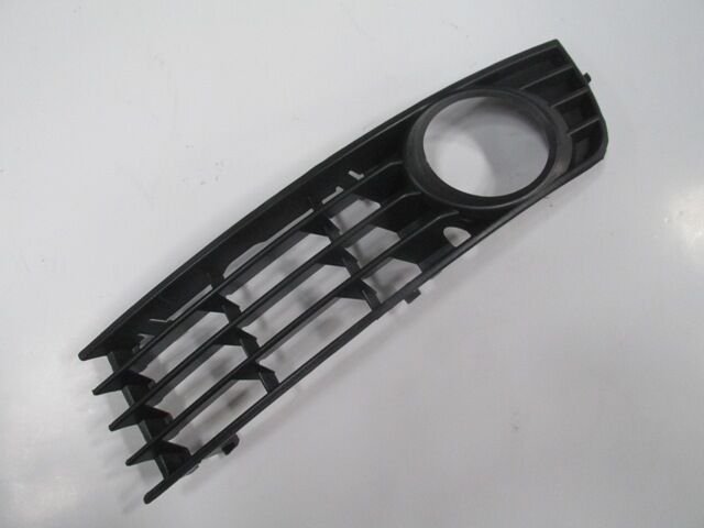 AUDI A4- 02/05; SİS LAMBA KAPAĞI SOL SİS DELİKLİ (TW) 8E080768101C