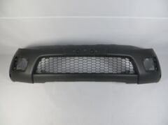 MITSUBISHI L200- PICK UP- 10/13; ÖN TAMPON (SİS DELİKLİ/TAMPON PANJURLU (4X2 TEK KABİN)(FPI) 6400C684ZZT