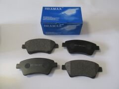 RENAULT KANGOO- 98/03; ÖN FREN BALATASI (KABLOSUZ)(DİSK) (136,6X59,2X17,5) (BRAMAX) 7701207672