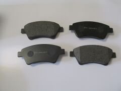 RENAULT KANGOO- 98/03; ÖN FREN BALATASI (KABLOSUZ)(DİSK) (136,6X59,2X17,5) (BRAMAX) 7701207672