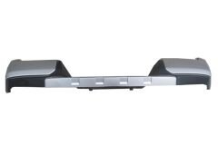 MITSUBISHI L200- PICK UP- 19/22; ARKA TAMPON DIŞ KAPLAMA GRİ/SİYAH (PLASTİK)(ORİJİNAL) 6410D647HA