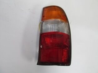 MAZDA B2500- PICK UP- 01/03; STOP LAMBASI SAĞ SARI/BEYAZ/KIRMIZI (AA MOTOR/DEPO) UH77-51-150