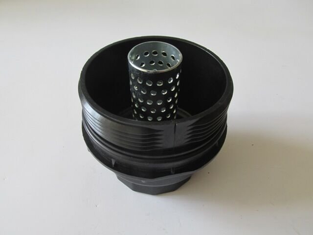 TOYOTA AURIS- 07/10; MOTOR YAĞ FİLTRE KAPAĞI (D-4D DİZEL) (PLASTİK) 15650-33010