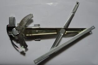 HYUNDAI MATRIX- 06/08; ÖN CAM KRİKOSU SAĞ ELEKTRİKLİ/MOTORLU 2FİŞLİ (HUSHAN) 98820-17100