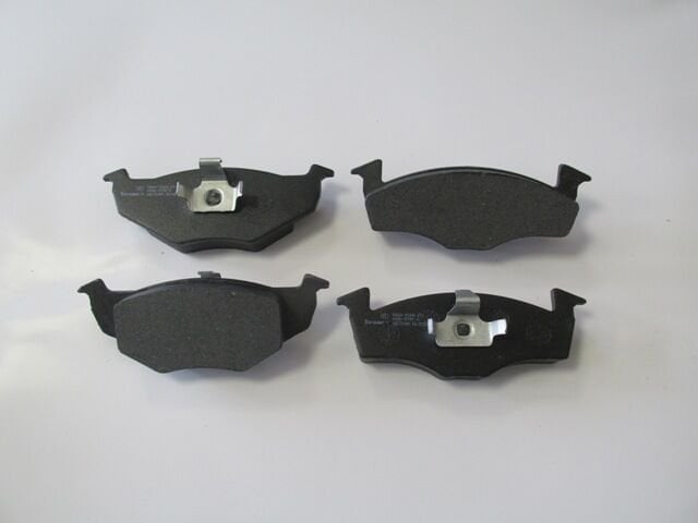 SEAT CORDOBA- 98/99; ÖN FREN BALATASI (DİSK) (141,6X50X18,80/141,6X47,4X18,80) (BRAMAX) 1JH0698151B