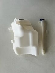 FIAT DOBLO- 15/22; ÖN CAM SU BİDONU/DEPOSU (BORUSU VE KAPAĞI İLE BİRLİKTE) (EURO BODY) 52046692