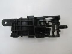 SUZUKI GRAND VITARA- 06/12; ÖN KAPI İÇ AÇMA KOLU SAĞ SİYAH (ELCEĞİ GÜMÜŞ GRİ) (HUSHAN) 83110-65J10-BWJ