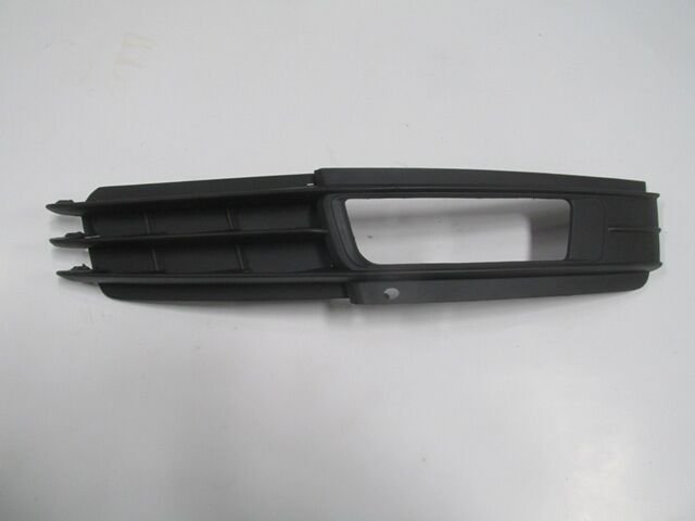 AUDI A6- 09/11; SİS LAMBA KAPAĞI SAĞ SİS DELİKLİ (TW) 4F0807681P