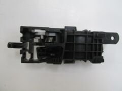 SUZUKI GRAND VITARA- 06/12; ÖN KAPI İÇ AÇMA KOLU SOL SİYAH (ELCEĞİ GÜMÜŞ GRİ) (HUSHAN) 83130-65J10-BWJ